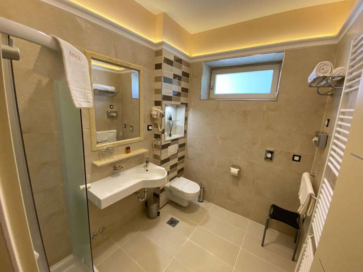 Villas Arbia - Magdalena By The Beach Banjol ภายนอก รูปภาพ
