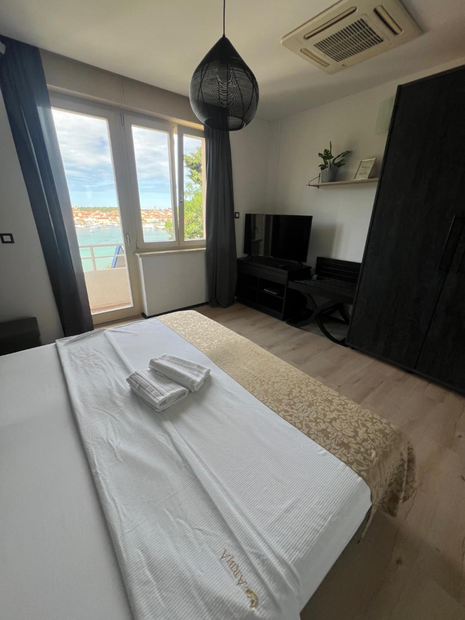 Villas Arbia - Magdalena By The Beach Banjol ภายนอก รูปภาพ